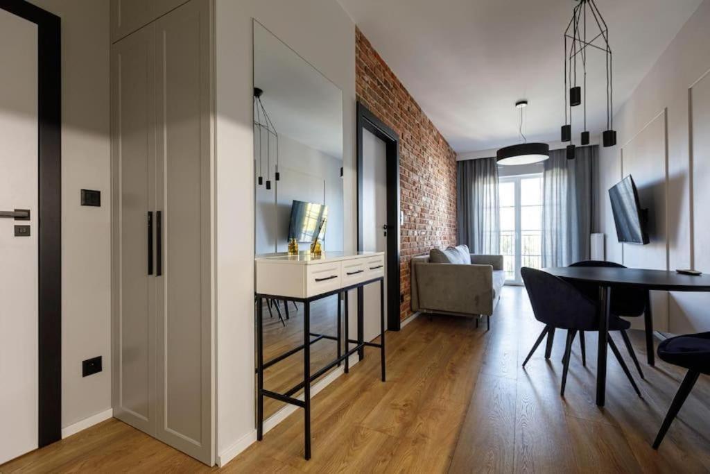 Golden Apartments Wroclaw - Great Location - Cozy And Bright&Janapawla19 외부 사진