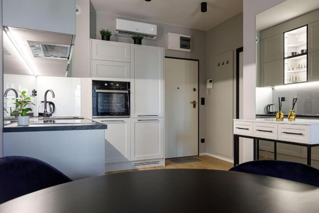 Golden Apartments Wroclaw - Great Location - Cozy And Bright&Janapawla19 외부 사진